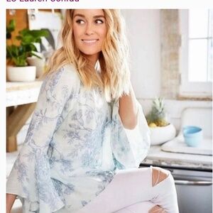 Lauren Conrad beautiful 3/4 fan sleeve mint green floral print top, size S